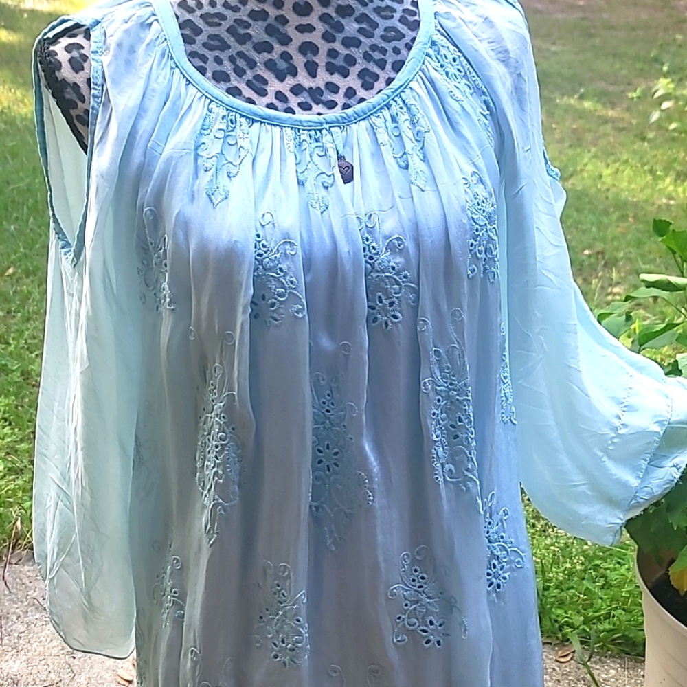M made in Italy XL powder blue silk embroidered fancy top
